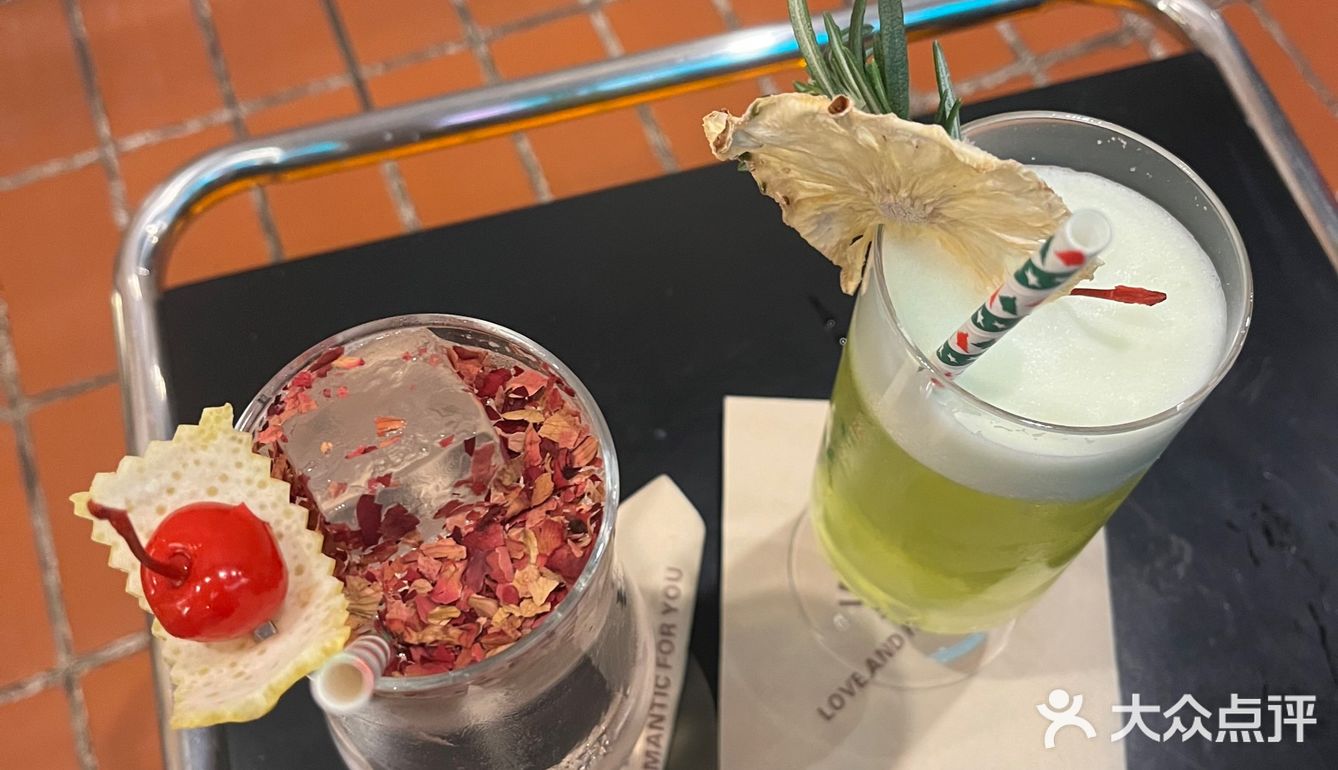 玉林街角，周末下午的两杯甜美调酒