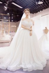 -Lady  Jane高端婚纱礼服馆