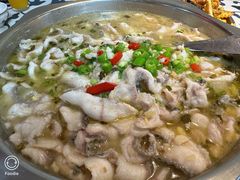 -何哥鲜鱼餐厅(龙湖花园店)