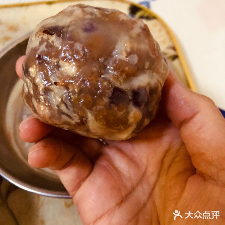 宫门口馒头，老北京的特色家常主食，时时排队等候购买
