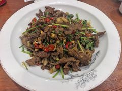 -湖南人家湘菜馆(镇江路店)