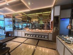 -大中华希尔顿酒店-念自助餐·嗨啤·小龙虾