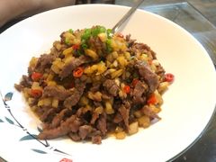 酸萝卜炒牛肉-祥云精致湘菜馆(东1时区店)