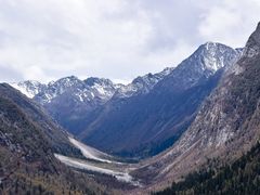 -亚拉雪山风景区