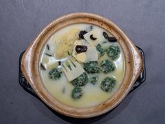 荠菜虾丸煲-调鼎居·手工淮扬菜