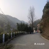 屋的中间成仙已经累得气喘吁吁了，身上的原力根本不可能
