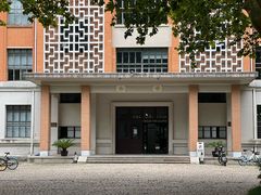 -同济大学本部学苑饮食广场