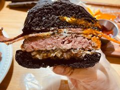 27&nbsp;牛肉汉堡-HELLO 27 意面·沙拉·帕尼尼