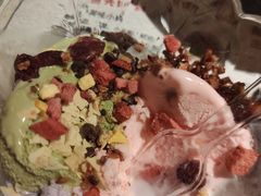 冰淇淋自助-哥老官重庆美蛙鱼头(西湖银泰十一哥店)