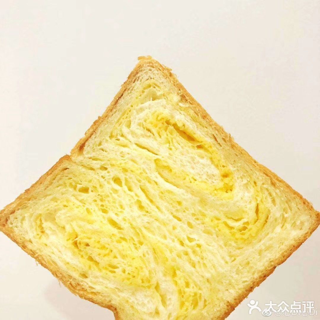 它在我心目中,是沙河口区最被低估的一家面包甜点,招牌奶酥吐司,鲜