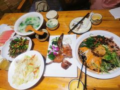 -老滇山寨•云南特色菜•地方菜•民族风情歌舞表演(金碧店)