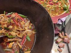 -富正毅三下锅·湘西韵味(天门山索道店)
