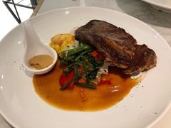煎澳洲黑安格斯牛肉眼配烧汁-La-Serene Café