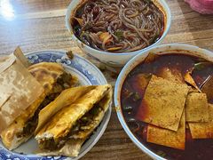 麻辣豆腐皮-老字号杨坡红油米线腊汁肉夹馍(东四道巷店)