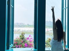 -芭黎人江景轻奢酒店(告庄西双景星光夜市店)