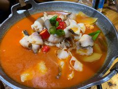 思茅酸汤鱼片-老滇山寨•云南特色菜•地方菜•民族风情歌舞表演(金碧店)