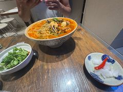 -粉八·云南米线·建水烧烤(常熟路店)