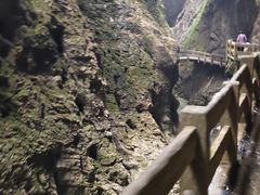 -龙水峡地缝景区