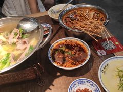 -肖四女乐山跷脚牛肉(世博源店)