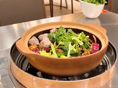 -胡须佬鸡煲四季火锅店(石厦西村直营店)