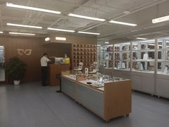 -无奔眼镜·蔡司·依视路授权店(马家堡店)