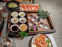 -围炉肉舍•炭烤活鳗•丹东海鲜烤肉(步行街店)