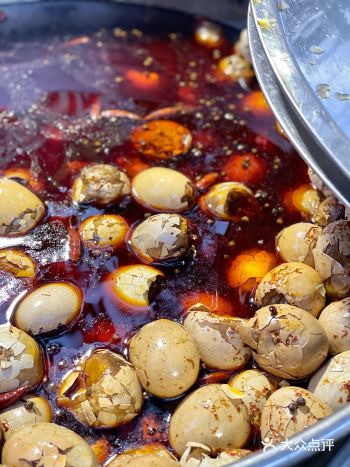 就像四川兔头、玉林狗肉、南京鸭脖、云南生皮、北方蚕蛹