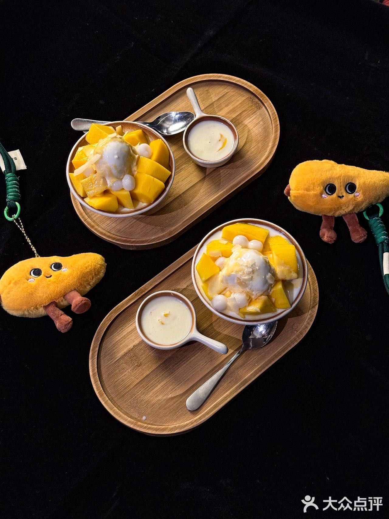 泰料脑袋集合！吃到上海no.1芒果冰了🥭