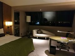 -上海滴水湖皇冠假日酒店