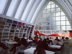 -钟书阁(松江泰晤士小镇店)