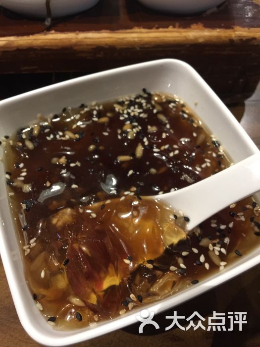 玫瑰红糖冰粉