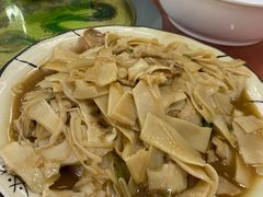 猪肉炒鲜笋-银峰农庄·特色烧鸡·鲜无花果浸鸡