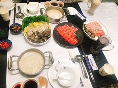 -红鼎豆捞·非遗鲍皇汤火锅(宝丰路店)