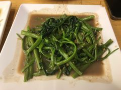 -J Daeng Seafood