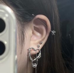 -AI艾耳·专业手工耳洞·穿孔美学馆
