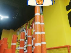 -爱蹦iBOON蹦床运动馆(江汉店)