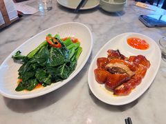 脆皮吊烧鸡-蝴蝶里·粤菜·点心(龙湖天街&滨江店)