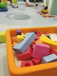 -孩子王童乐园(唐山万达广场店)