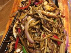 -雀舞云南菜(天津天河城购物中心店)