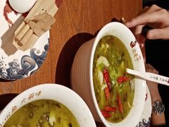 -渝是乎酸菜鱼(龙旗购物中心店)
