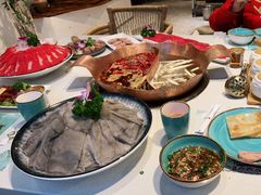 -墨居上隐·院子里火锅(峨眉店)