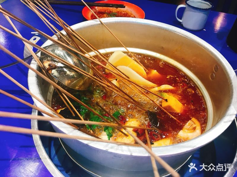 马路边边串串香(苏州桥总店)经典锅底图片 第63张