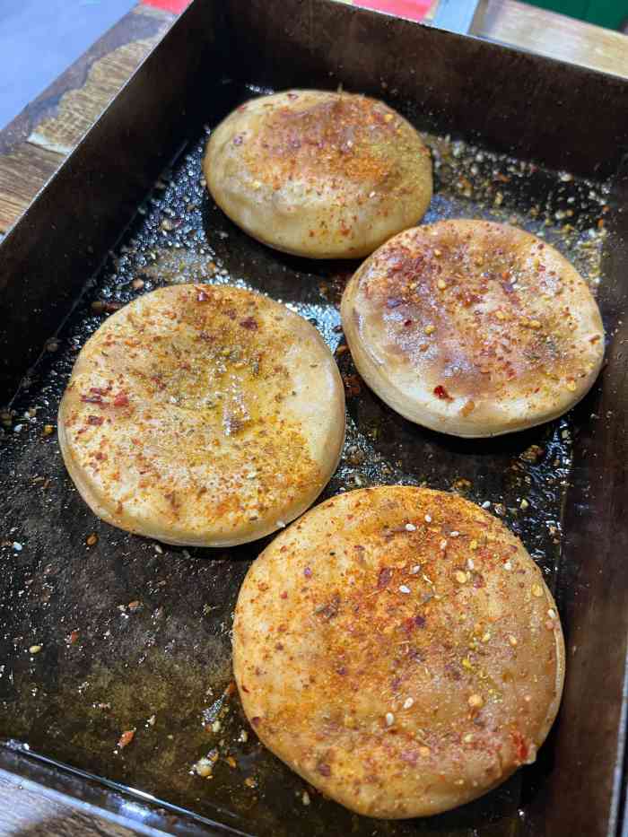 白头翁戳子肉-"自从搬到屋里,环境比以前好了很多.但酒水.