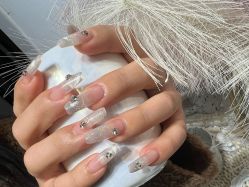 -尤米一站式美甲美睫