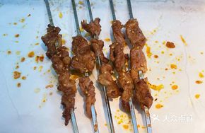 Braised Pork Knuckle with Bird's Nest in Soy Sauce