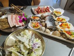 -围炉肉舍•炭烤活鳗•丹东海鲜烤肉(步行街店)