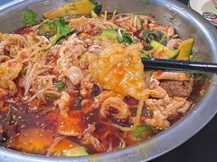 -周良天山牛杂城(天山路总店)