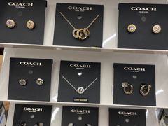 -COACH蔻驰(赛特奥特莱斯店)