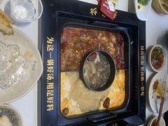 -老牌坊云南鱼豆花火锅(哈西万达店)
