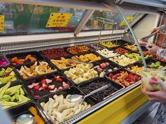 自助取餐区-老炳·七丛松甘草水果